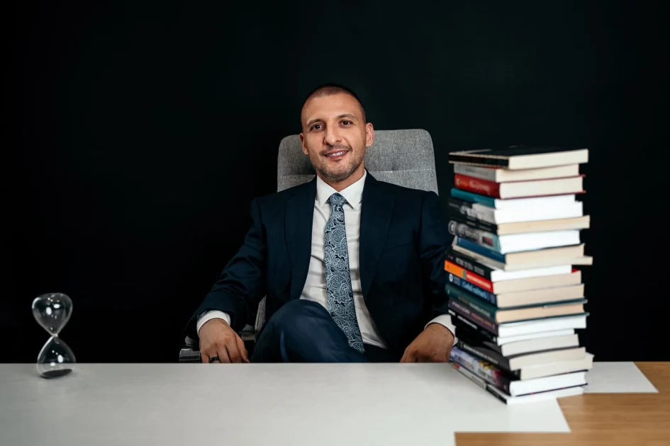Scandal între Ștefan Mandachi și fosta parteneră: apel la 112 și cerere de ordin de protecție la Judecătoria Iași