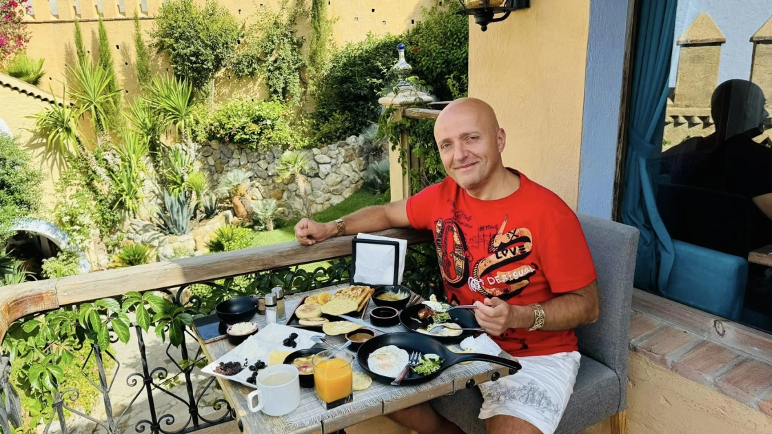 Costi Ioniță a lansat remixul „M-am născut lângă Carpați”. Dragoș Dolănescu: „Nu e pentru cei de 50 de ani, dar...”