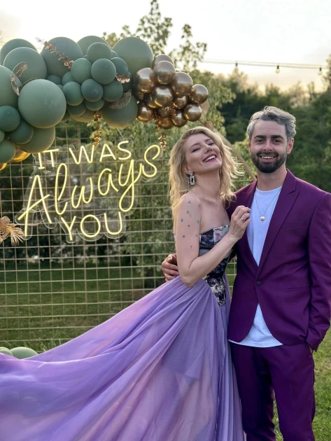 Radu Bucălae, luat prin surprindere de soție: Alexandra și-a schimbat culoarea părului fără să-i spună