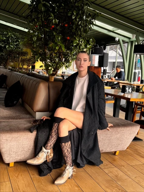 Iulia Albu, despre liftingul facial deep plane: „Fără filtre, fără vrăjeală”