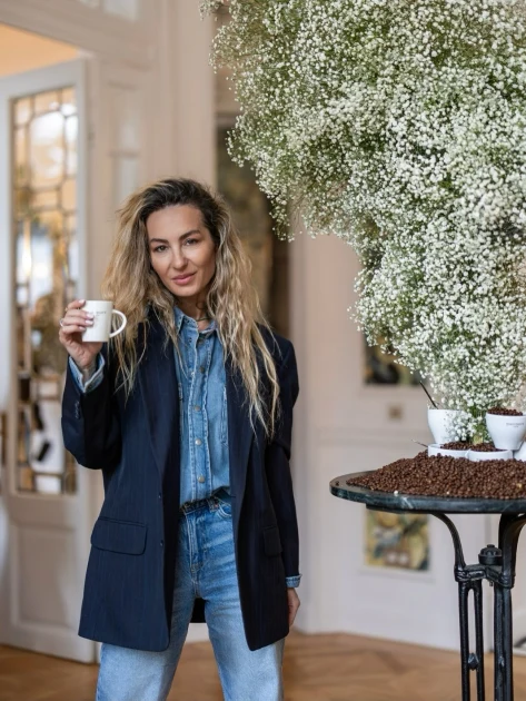 Flavia Mihășan, surprinsă de prețul unei cafele în mall: 25 de lei, plus adaosuri. „Vreau doar cana, nu vreau toată punga”