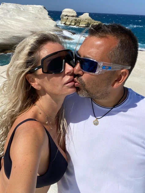 Andreea Bănică, mesaj pentru Lucian Mitrea de aniversare: 18 ani de căsnicie, chiar de ziua ei