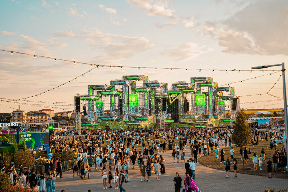 Beach, Please! Ziua 3: vârf de 155.000 de participanți. Future și Quavo, prima apariție live în România; NIBIRU se deschide pe 16 iulie