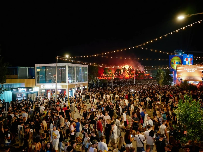 Beach, Please! Ziua 3: vârf de 155.000 de participanți. Future și Quavo, prima apariție live în România; NIBIRU se deschide pe 16 iulie