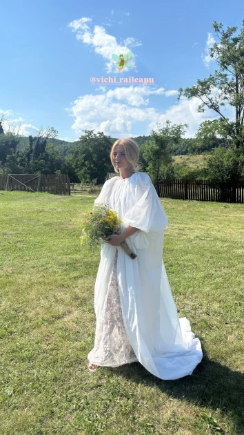 Vichi Răileanu s-a căsătorit cu Adrian Ștefănescu. Imagini din ziua cununiei religioase