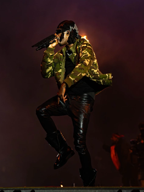 Playboi Carti a urcat la 04:00 la Beach, Please! 2026, după reprogramare. Ce au trăit fanii din Costinești