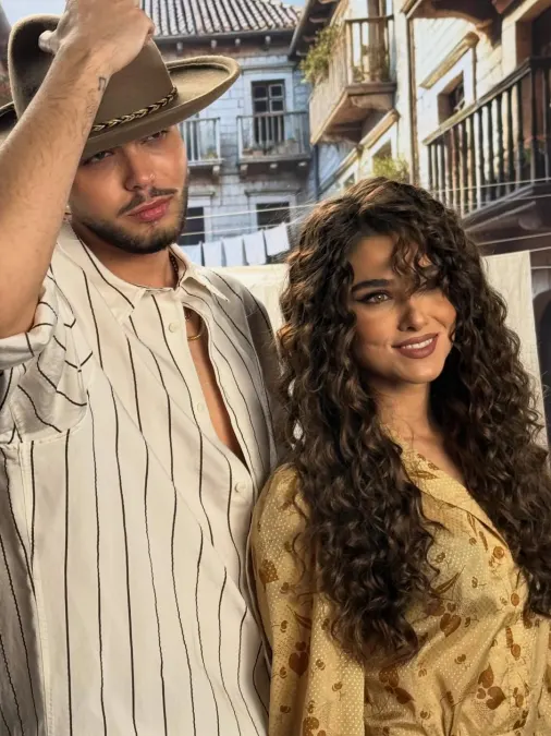 Theo Rose și Jessie J, în aceeași vilă din Maldive. Fanii au fost cei care au făcut conexiunea