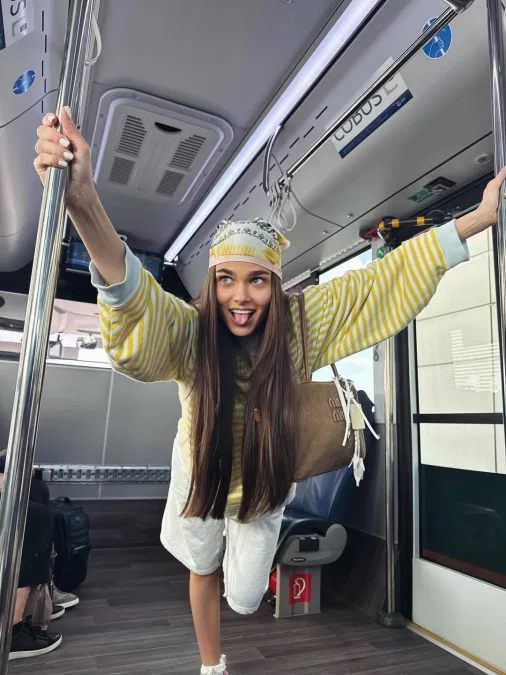 Theo Rose și Jessie J, în aceeași vilă din Maldive. Fanii au fost cei care au făcut conexiunea