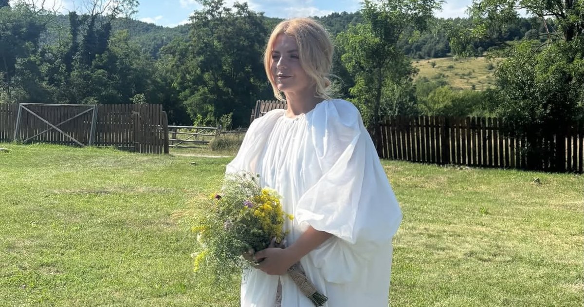 Vichi Răileanu s-a căsătorit cu Adrian Ștefănescu. Imagini din ziua cununiei religioase