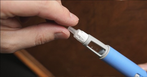 Medicamentele pentru slăbit (Ozempic, Wegovy): reacții digestive frecvente și avertismentele MHRA despre pancreatită