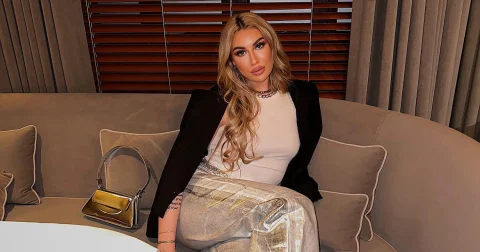 Sarah Dumitrescu, apariție elegantă la o nuntă: rochia neagră care a atras atenția și ce spune despre intervențiile estetice