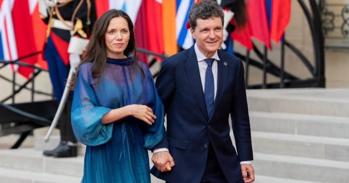 Cum s-a îmbrăcat Mirabela Grădinaru la recepția de la Palatul Élysée, alături de Nicușor Dan. Imagini de pe covorul roșu