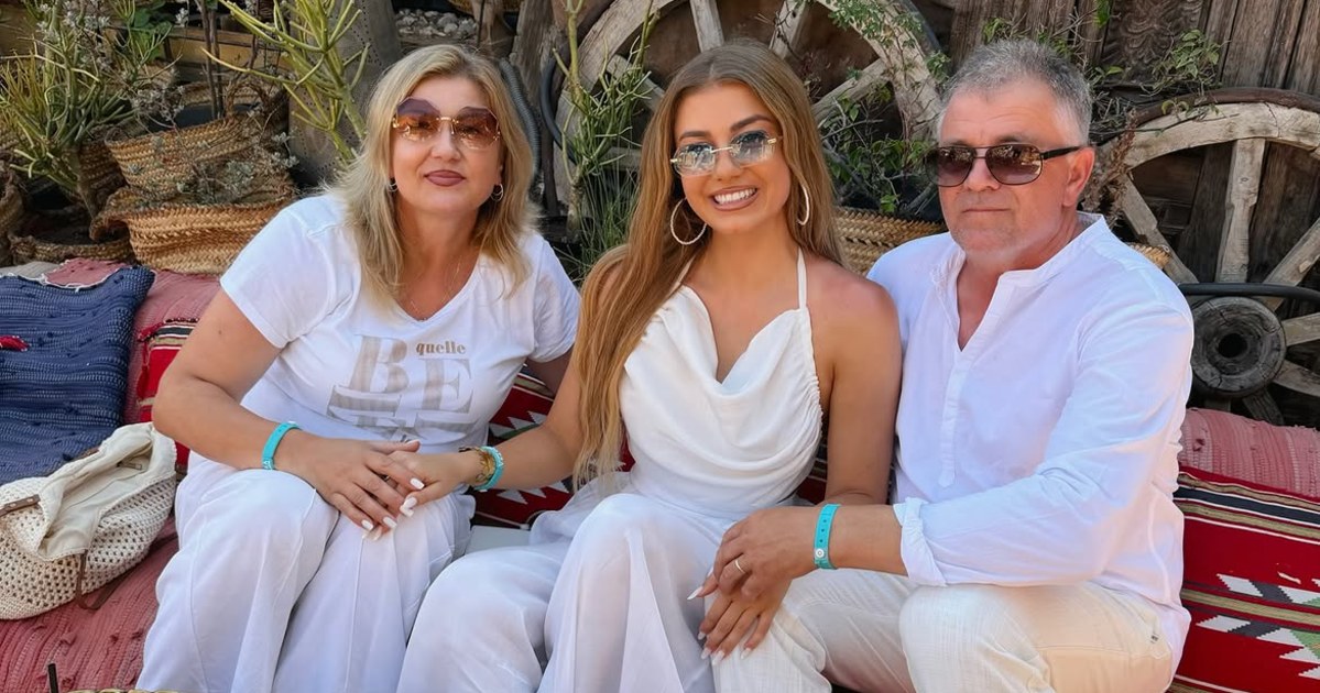 Codruța Filip, vacanță în Africa alături de părinți: imaginile de pe plajă și mesajul ei despre sprijin