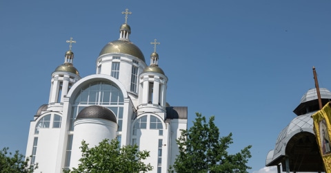 Rusaliile în 2026: pe ce dată cad și ce zile libere plătite au angajații (31 mai – 1 iunie)