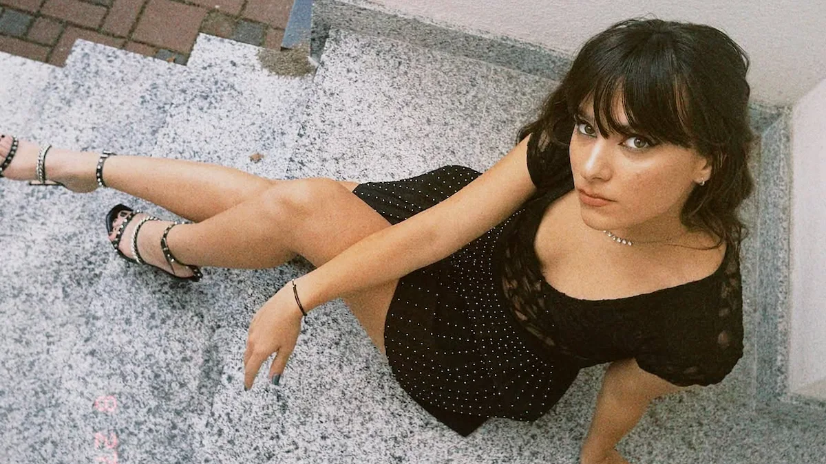 Alexandra Căpitănescu a lansat „UTOPIA”, de pe albumul de debut „Choke Me”