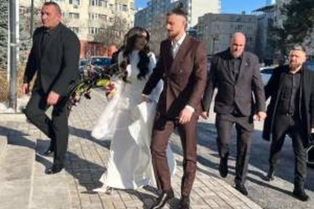 Cununie civilă fără cu eleganță și discreție pentru Radu Drăgușin și Ioana Stan. Ziua în care au spus „DA”