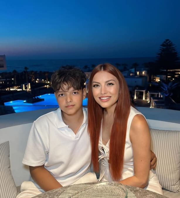 De pe scenă acasă: cum gestionează Elena Gheorghe cariera, copiii și relația de cuplu