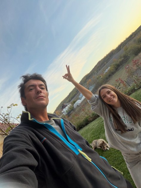 Adela Popescu și gafa care a amuzat o familie întreagă: seiful ajuns în garaj la Șușani