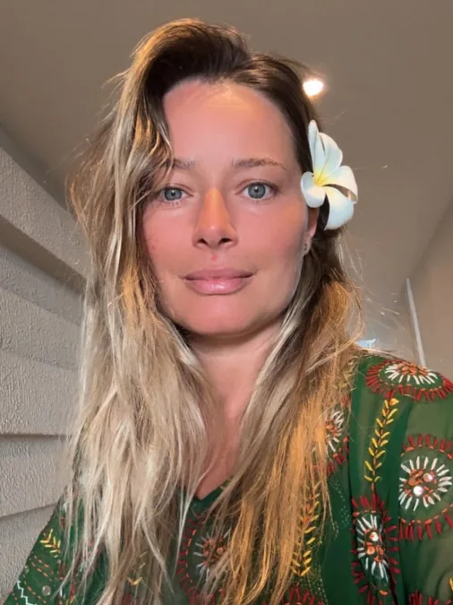 Laura Cosoi își surprinde fanii: prima imagine cu burtica de gravidă și mesajul plin de emoție