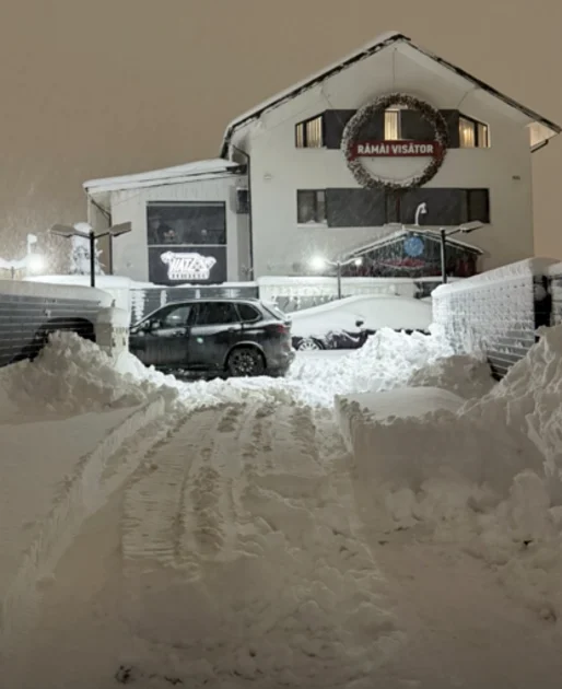 Dorian Popa, surprins de ninsori la Domnești: cum arată strada din fața casei, pe 18 februarie 2026