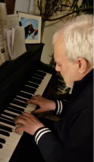 Imaginile care au stârnit îngrijorare: Cătălin Crișan, mai slab, dar cu același zâmbet. Reacțiile fanilor după ultimele apariții