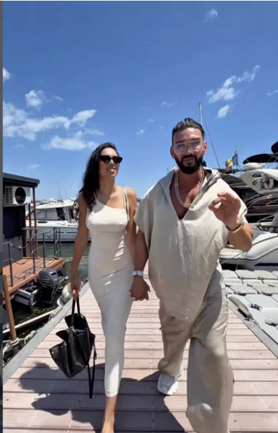 Dorian Popa, imagini din Mamaia Nord cu Andreea: rochia neagră, transparentă, peste costumul de baie
