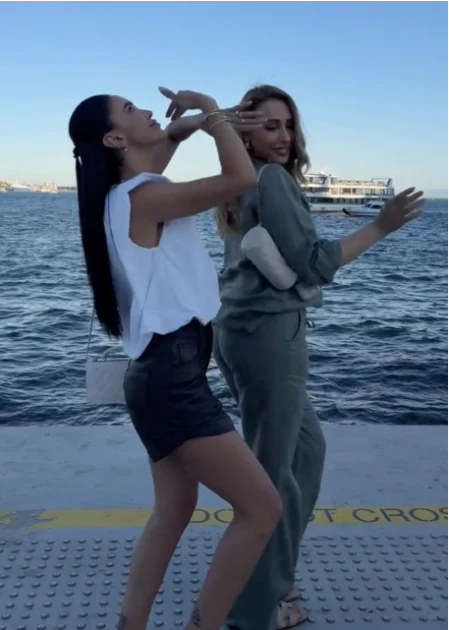 Adelina Pestrițu și Iulia Vântur s-au revăzut la Istanbul: clipul filmat împreună pe malul Bosforului