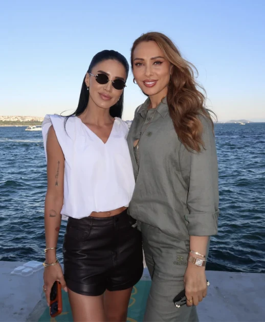 Adelina Pestrițu și Iulia Vântur s-au revăzut la Istanbul: clipul filmat împreună pe malul Bosforului
