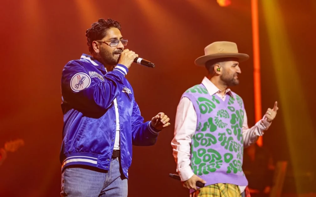 Smiley, Alex Velea și Connect-R au lansat live, la Sala Palatului, albumul „Anii în care nu dormim”, în fața a 4.000 de oameni