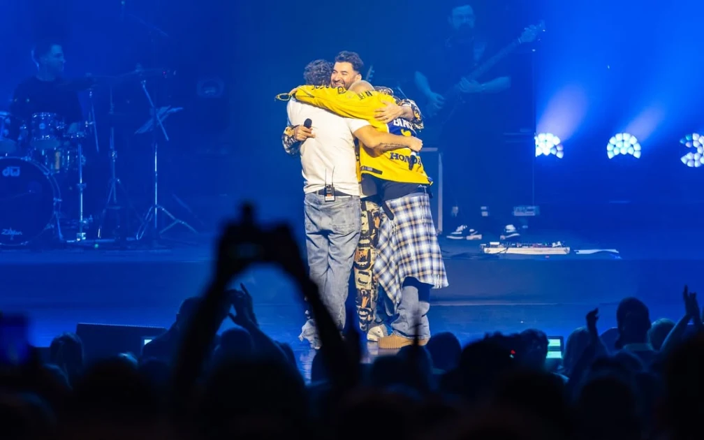 Smiley, Alex Velea și Connect-R au lansat live, la Sala Palatului, albumul „Anii în care nu dormim”, în fața a 4.000 de oameni