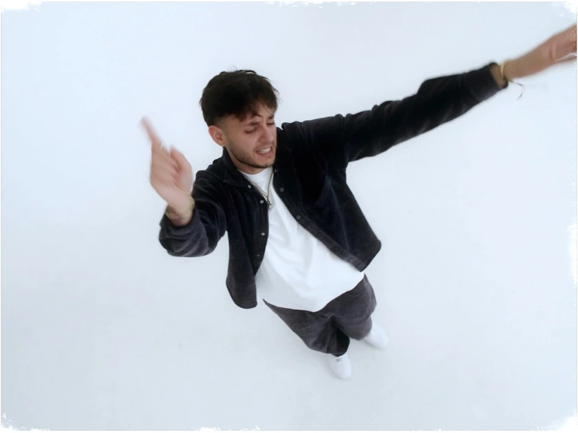 Johny Romano, după retragerea din lumina reflectoarelor: „Eu alerg. Mă concentrez foarte mult pe muzică”