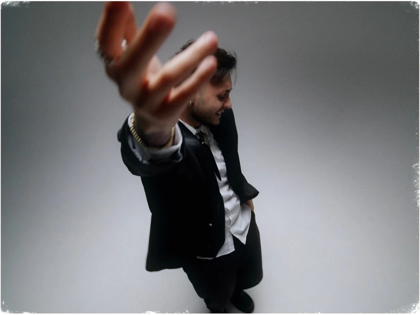 Johny Romano, după retragerea din lumina reflectoarelor: „Eu alerg. Mă concentrez foarte mult pe muzică”