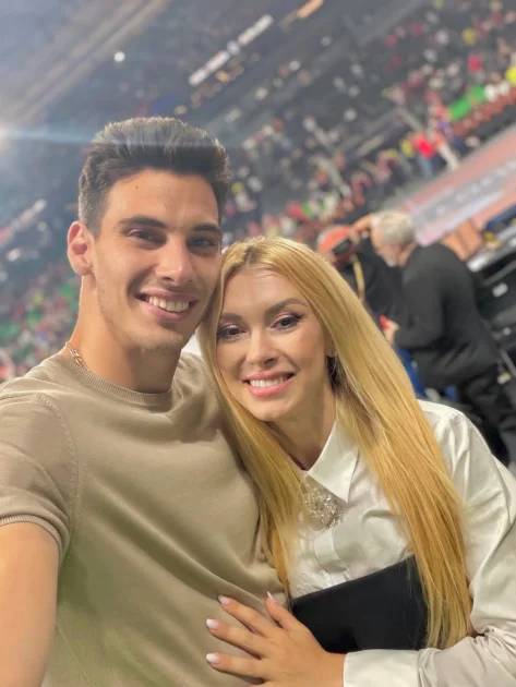 Andreea Bălan, lună de miere altfel în Grecia: seara care a dus-o cu Victor Cornea la EuroLeague Final Four, la Atena