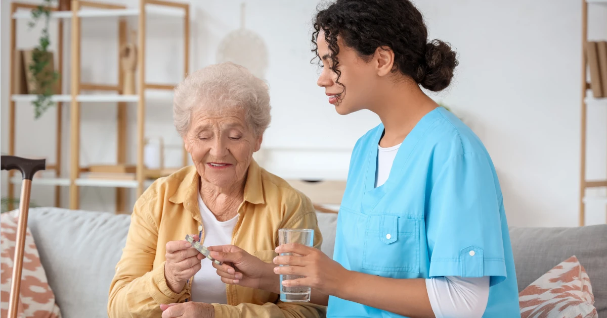 Îngrijiri medicale la domiciliu decontate de CAS pentru persoanele imobilizate la pat: condiții și pașii de urmat